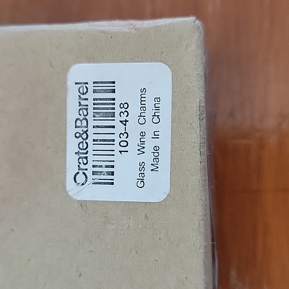 🎉 5 for $25 - Crate&Barrel Christmas wine charms - Picture 3 of 4